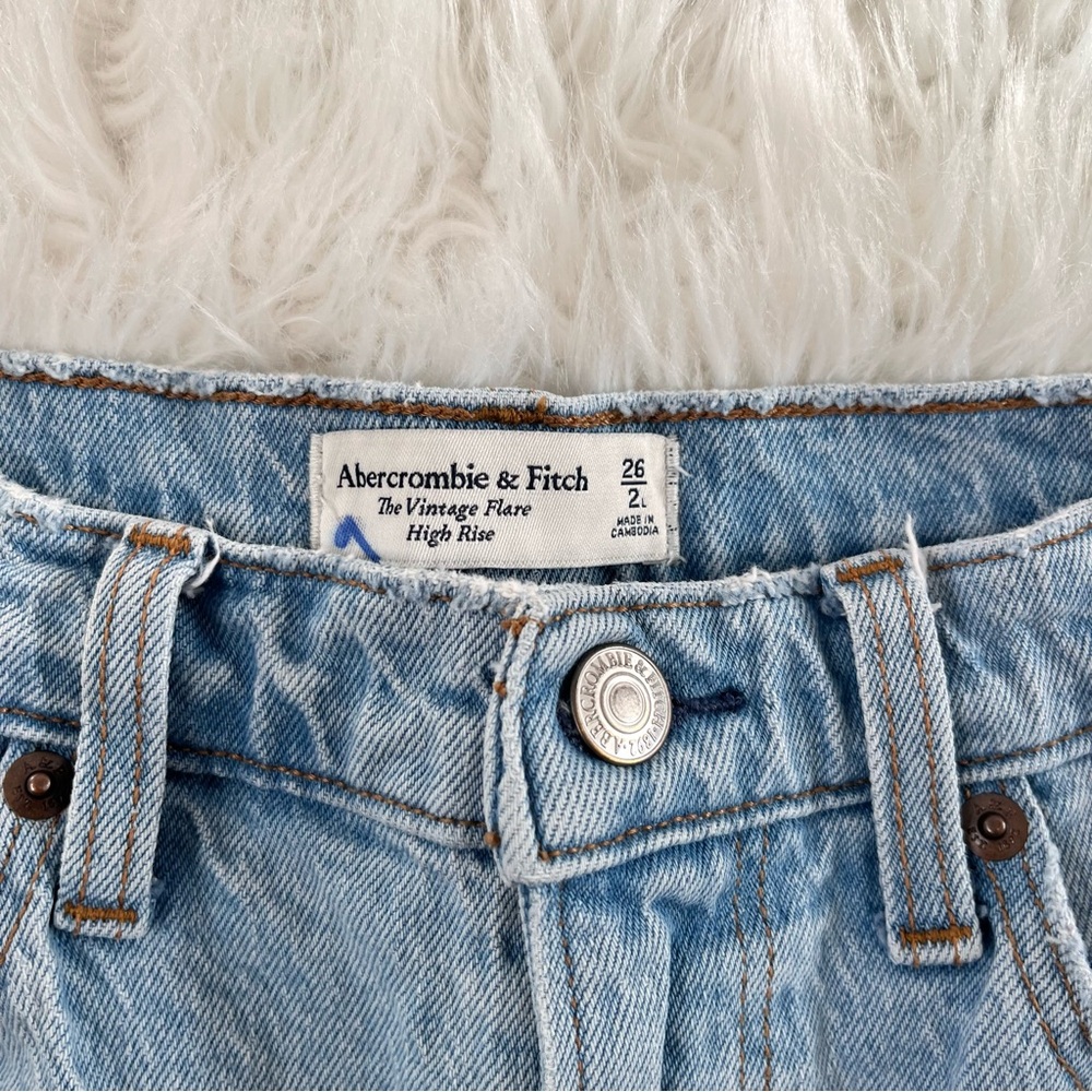 Abercrombie and Fitch The Vintage Flare Jeans - Picture 4 of 4